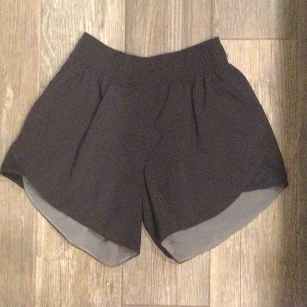 *Lululemon short - 4” - Black -Size 4